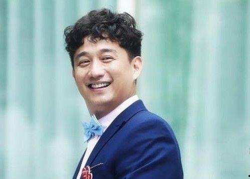 娱乐君吃瓜黄磊微博,黄磊微博吃瓜背后的故事