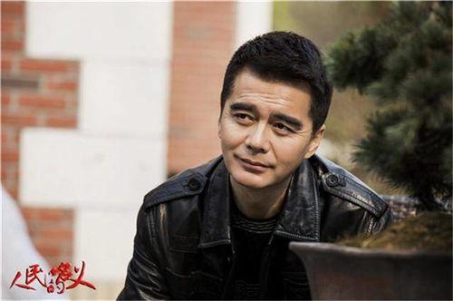 娱乐吃瓜记者是谁扮演的